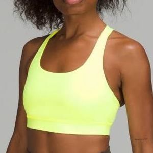 *SOLD* Victoria’s Secret ultimate unlined sports bra